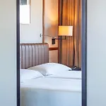 Hotel De Business & 4*