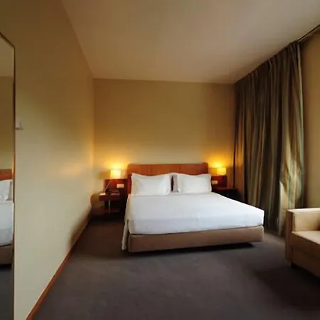Hotel De Business & Guimarães