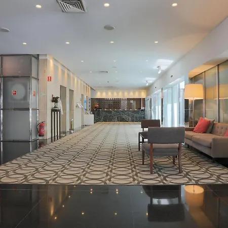Hotel De Business & 4*