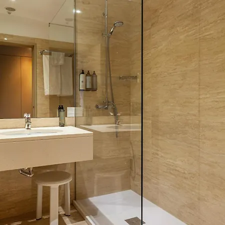 Hotel De Business & 4*