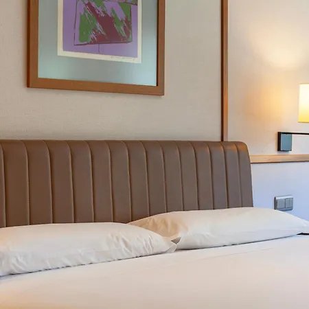 فندق De Business & 4*