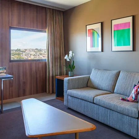 Hotel De Business & 4*