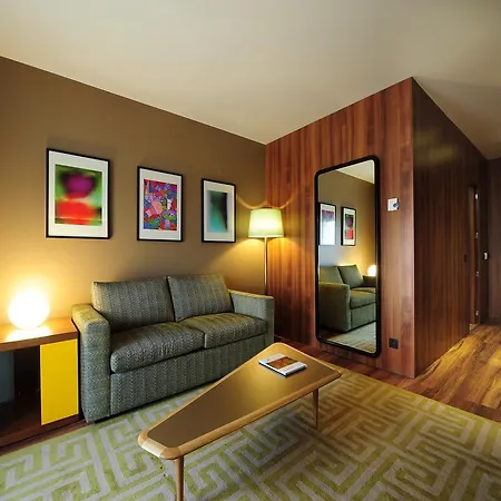 Hotel De Business & 4*