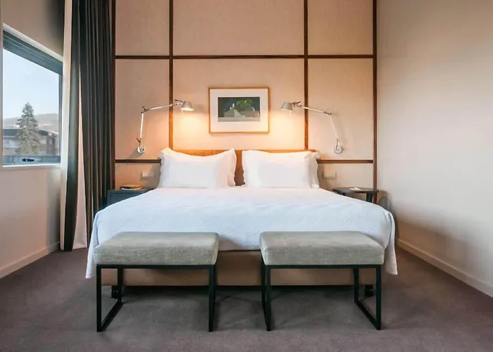 De Business & Hotel 4*