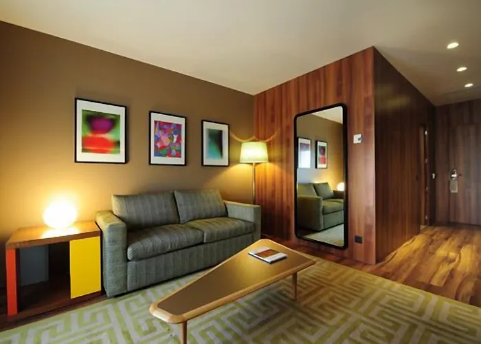 Hotel De Business & Guimarães