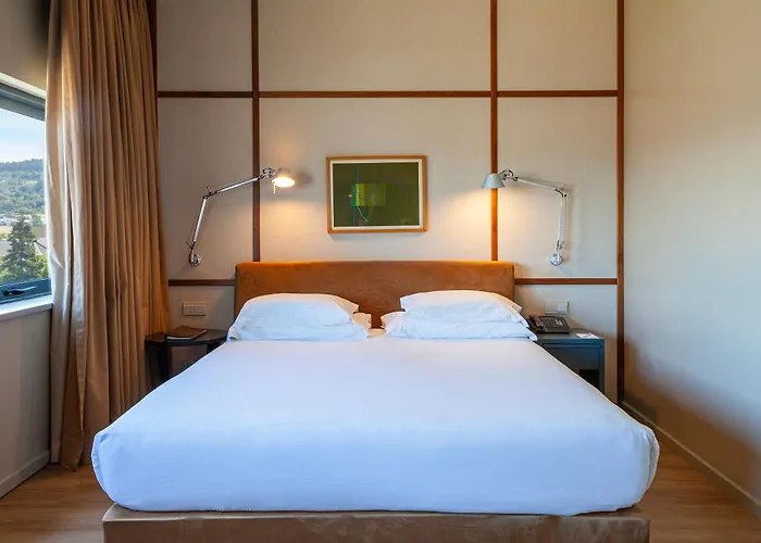 De Business & 4* Guimarães