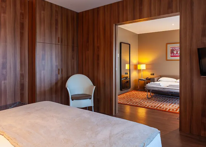 De Business & Hotel Guimarães