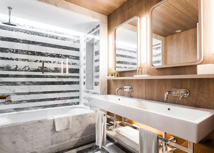 De Business & 4* Guimarães