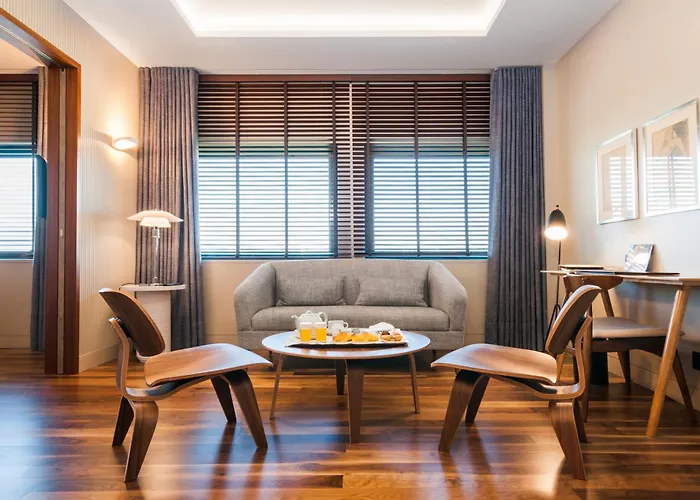 De Business & Hotel Guimarães