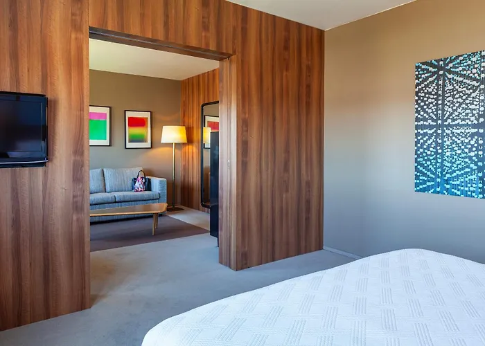 De Business & Hotel Guimarães