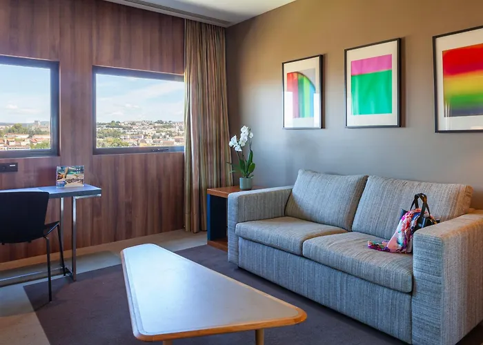 Hotel De Business & Guimarães