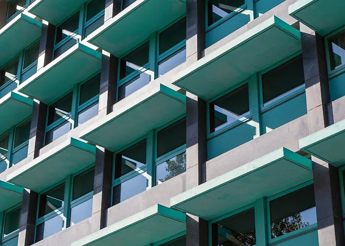 De Business & Hotel 4*