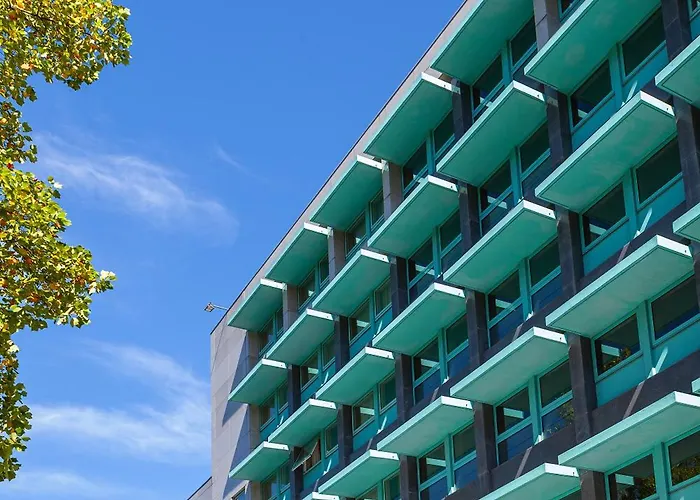 De Business & 4* גימראייש