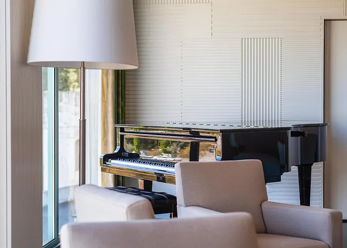 Hotel De Business & 4*