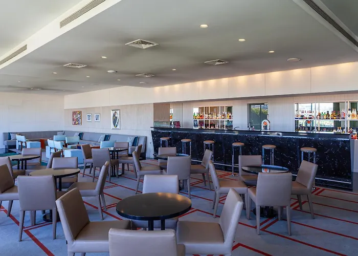 De Business & Hotel 4*