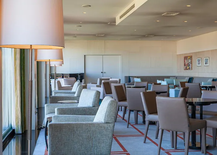 De Business & 4* Guimarães