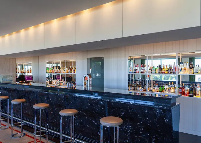 De Business & Hotel 4*