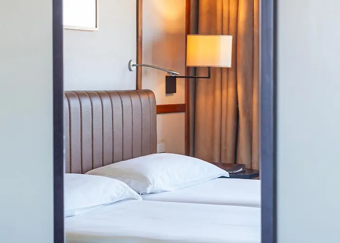 Hotel De Business & 4*